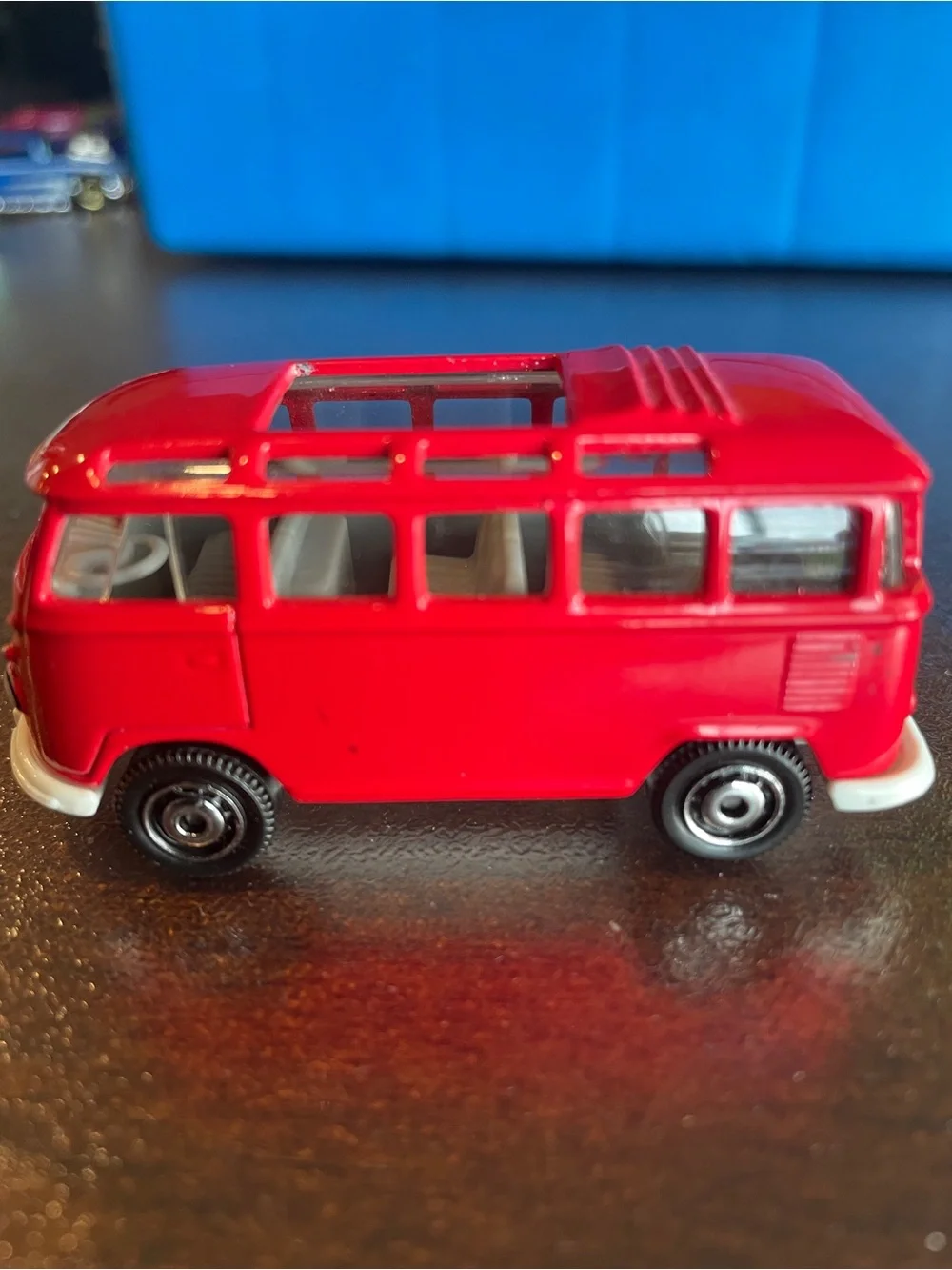 1998 Matchbox VW Transporter Bus Red 21 Window NWOP